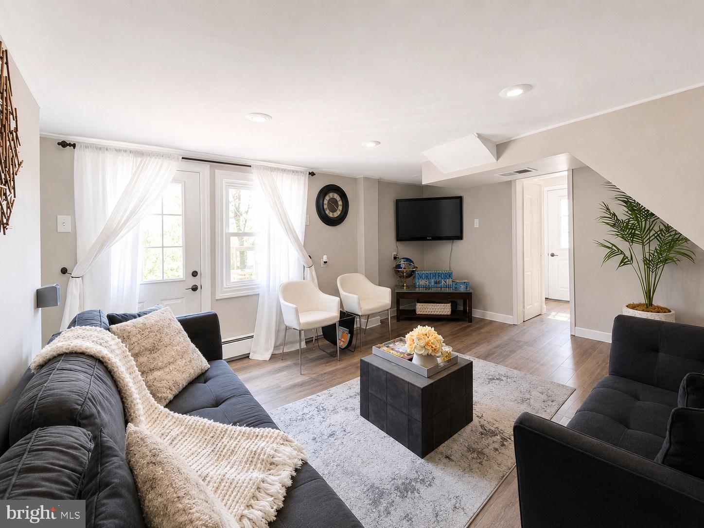 ROSLYN - Residential