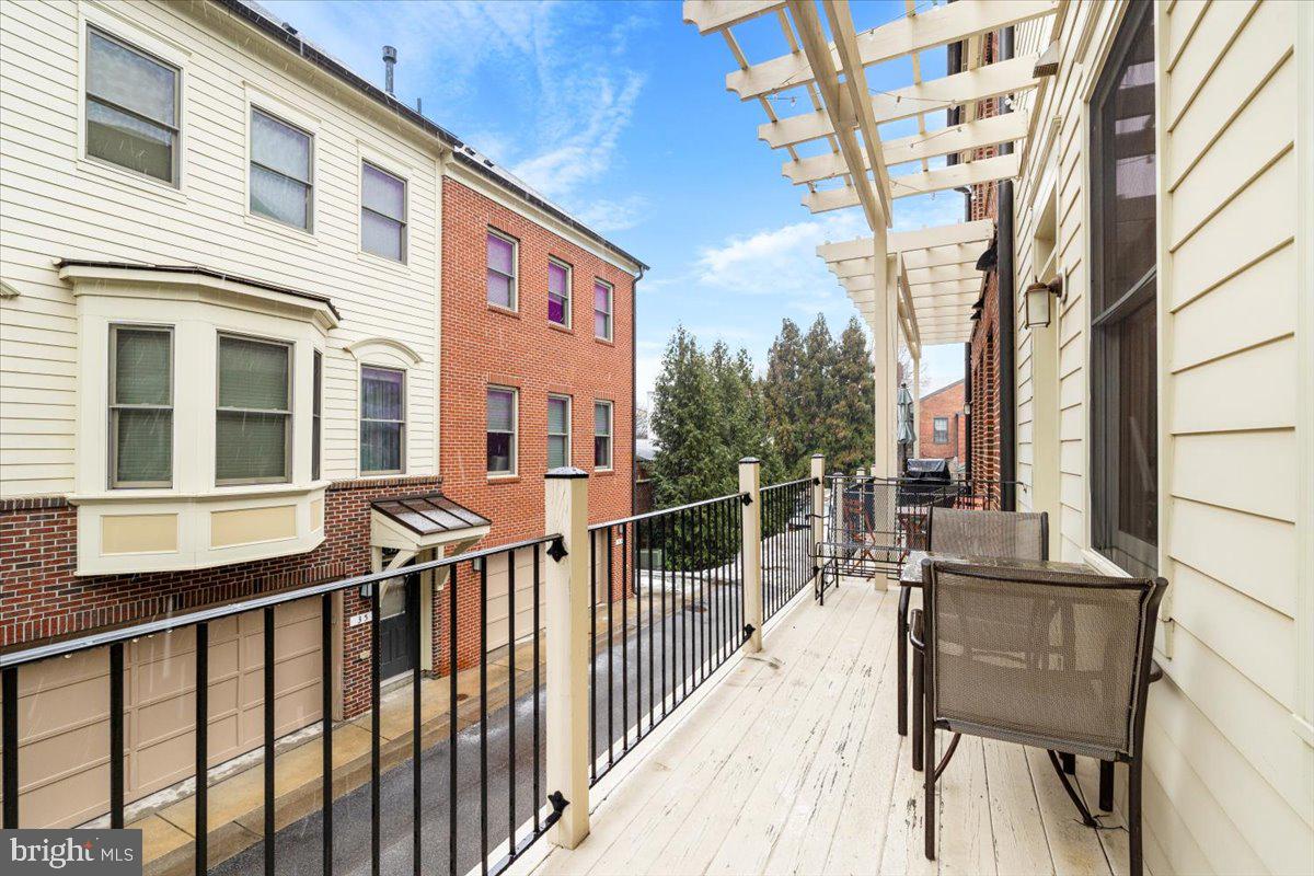 MAXWELL SQUARE - Residential