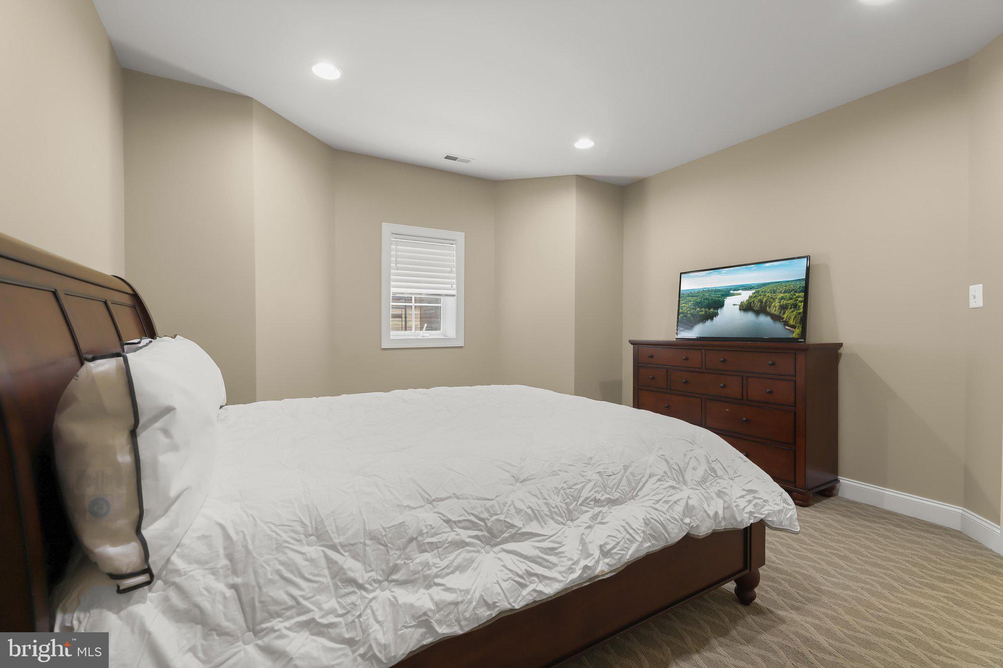 PINDELL WOODS - Residential