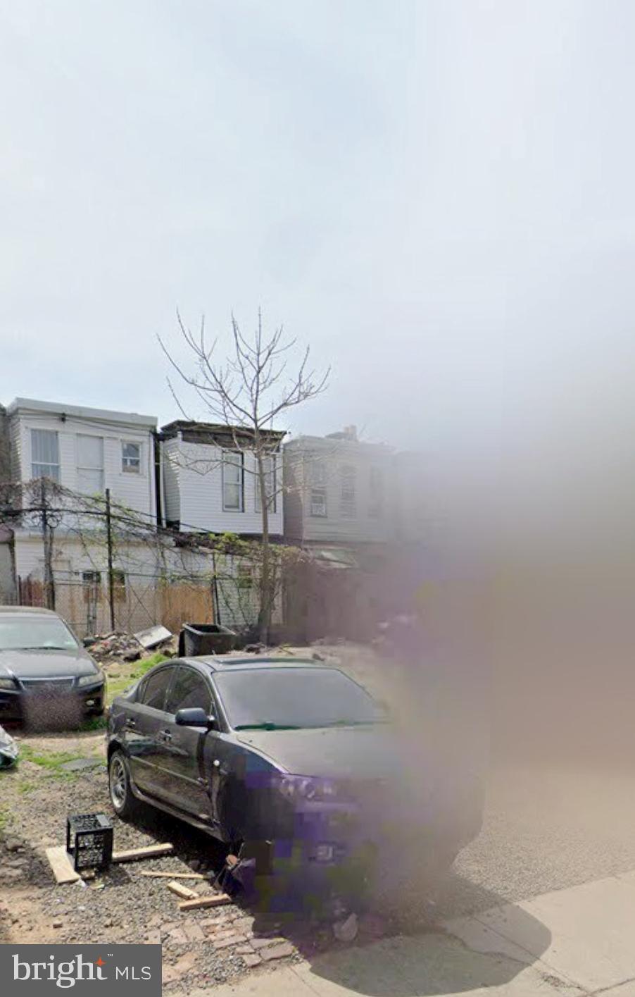 Vacant CMX2 mixed use building lot for sale cash as is. 10% deposit and proof of funds required. Buyer responsible for city resale certificate. Seller requests that buyer use Seller's title comapny for title insurance and settlement. Drive by to show.