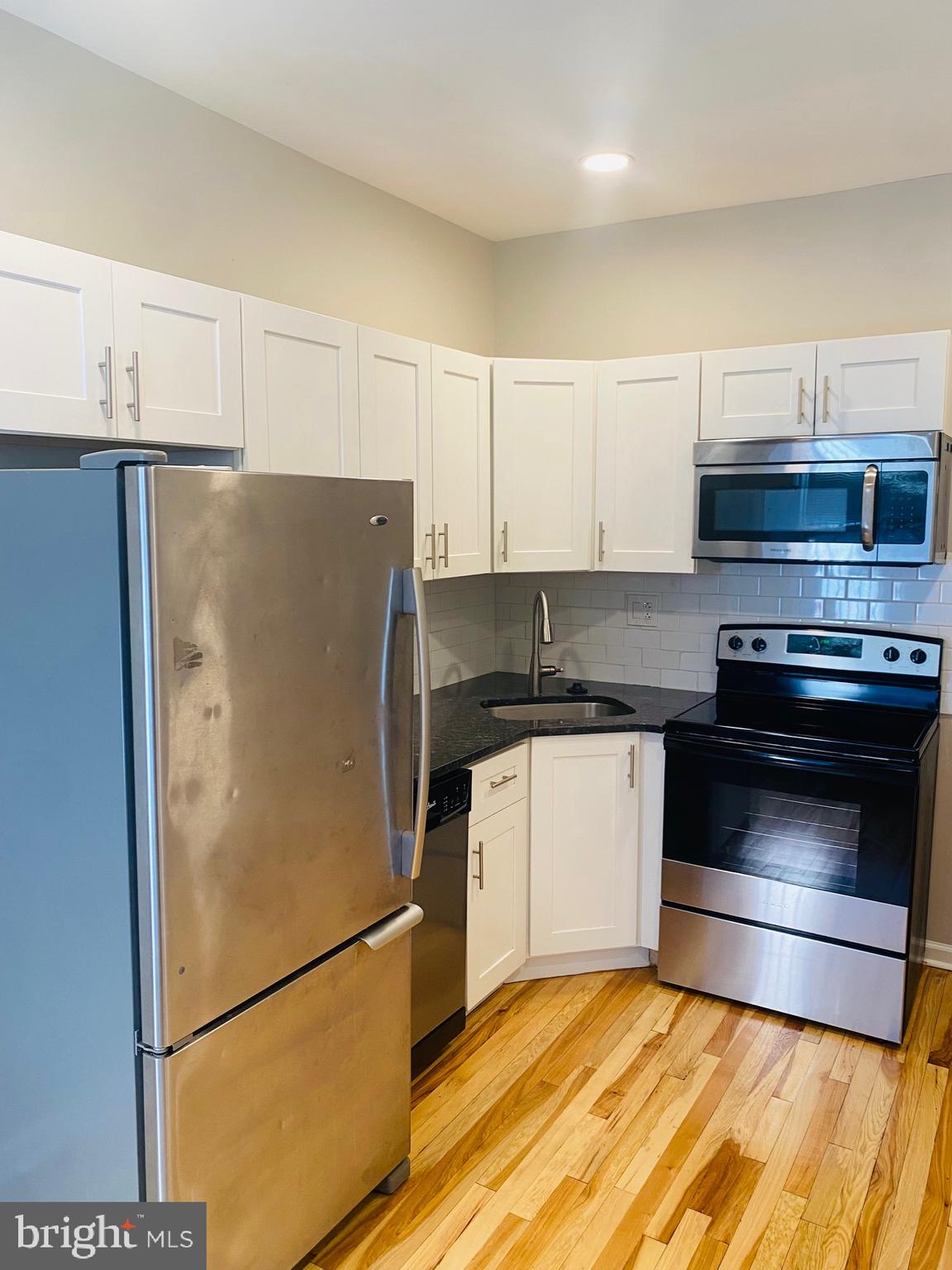 AVAILABLE NOW!

New hardwood floors! Newly painted! Huge, private backyard! Spacious bedrooms! This bi-level 2 bedroom, 2 bath first floor duplex apartment has it all.  Modern kitchen, w/d in unit, private backyard, hardwood floors & more! Main level bedroom is perfect as a living room! Pets allowed with fee. Tenants pay electric, water and wifi. Trash and sewer is included. First and security only to move in upon credit approval! Video walkthrough is available. 

Local Attractions Just Minutes Away! Crime & Punishment; 2637 Brew; RyeBrew; Otto's Taproom; Hops; Chez Novak's; Spot Burger; Pizza Dad's; Green Eggs Cafe; Steelworks Cross-Fit gym; Yoga & Movement Sanctuary; Brewerytown Beats; Brewerytown Spin
