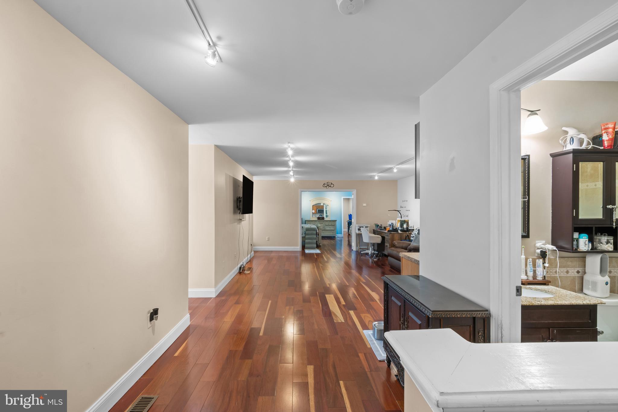 WHITE MARSH - Residential