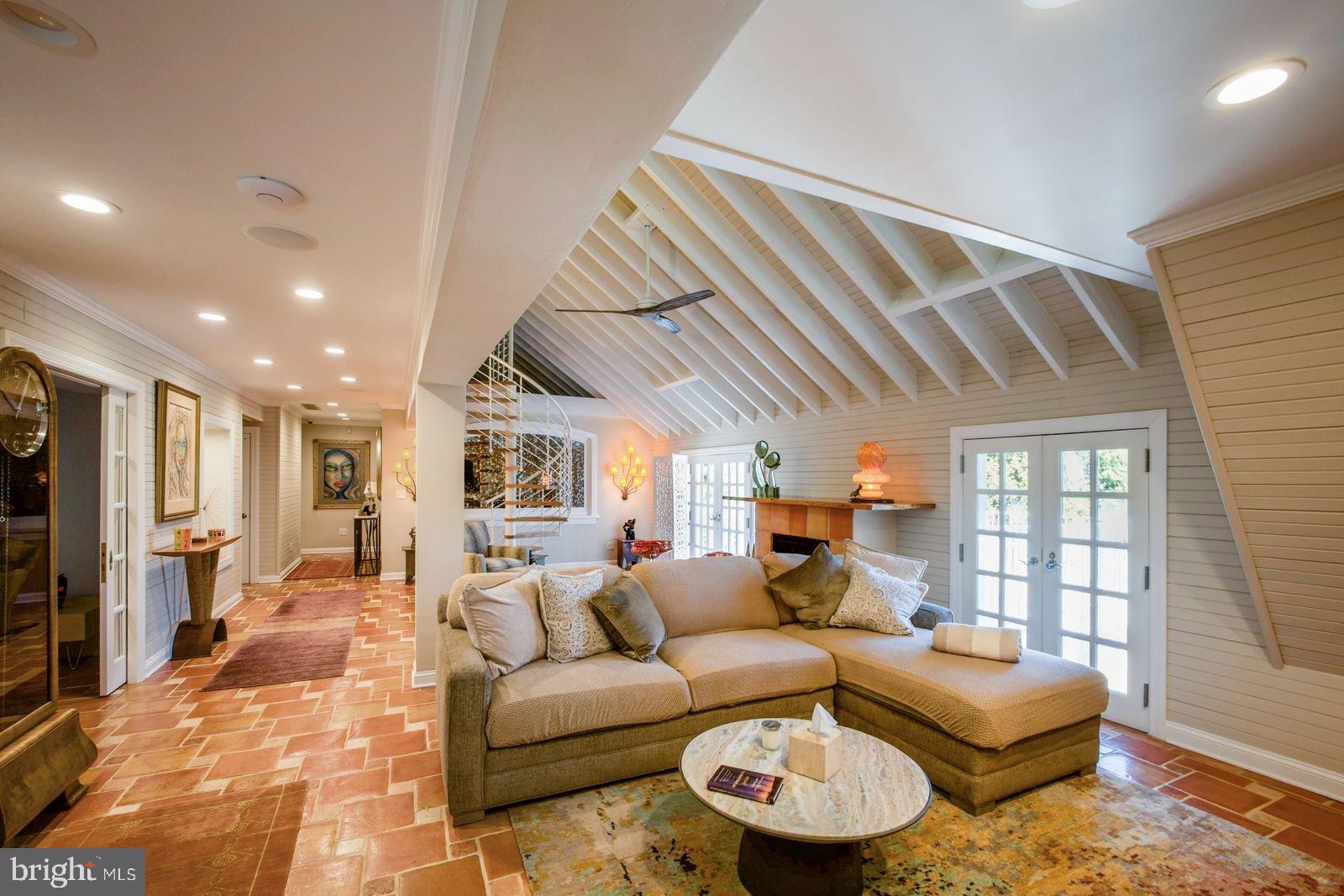 HIGHLANDS - Residential