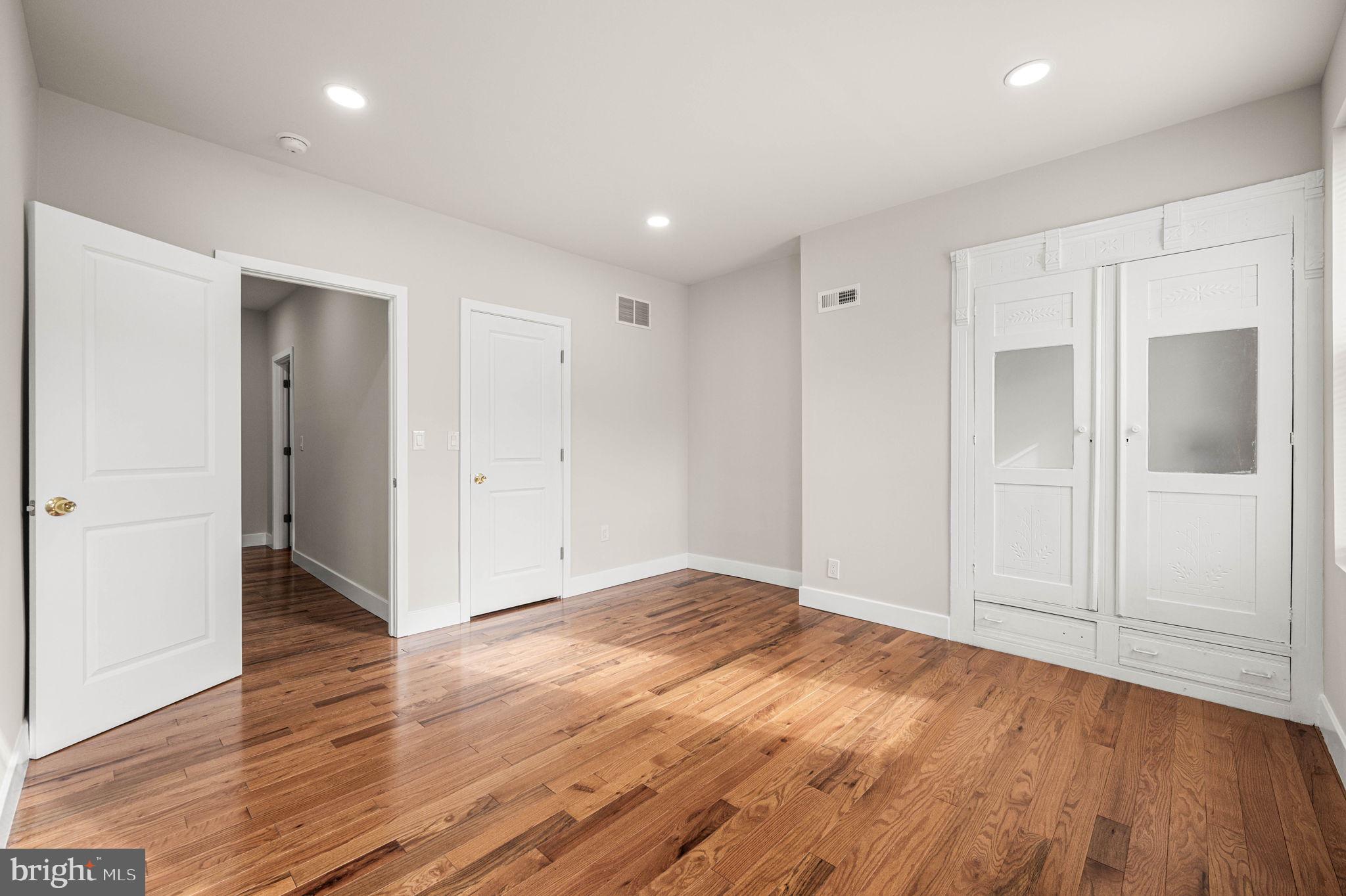 KENSINGTON - Residential