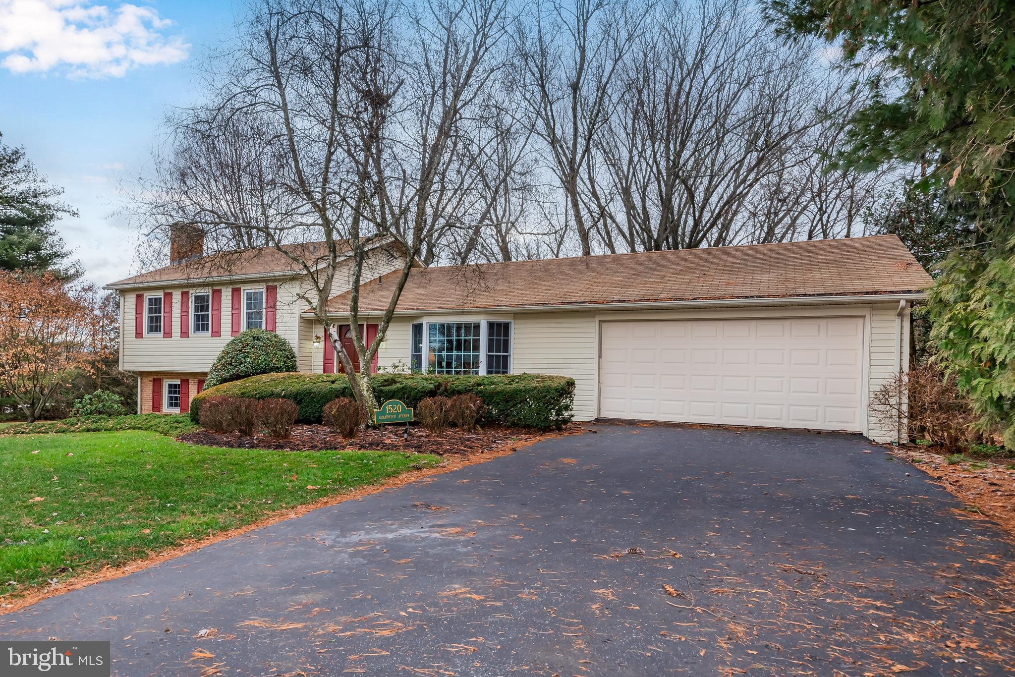 LISBURN ESTATES - Residential