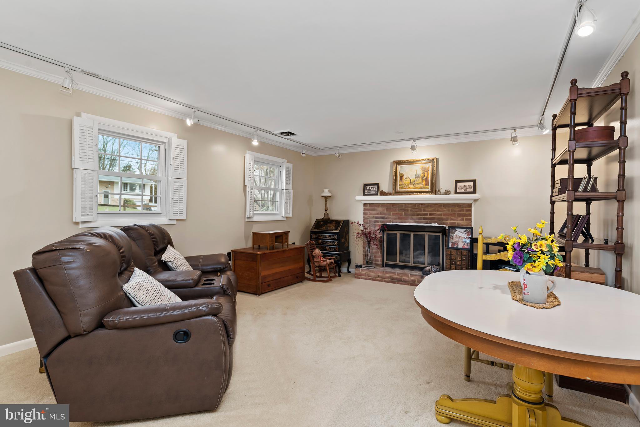 LISBURN ESTATES - Residential