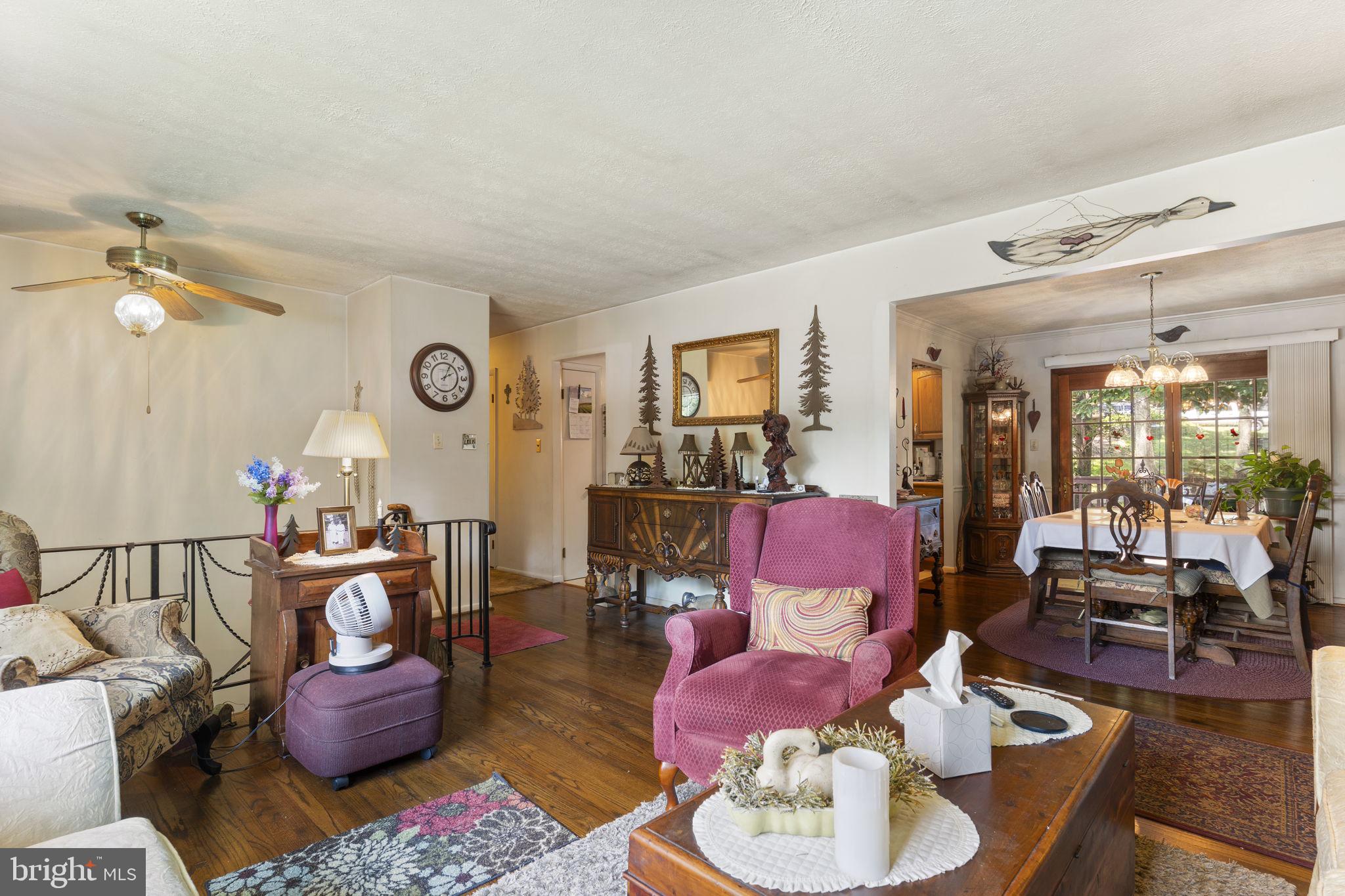 COUNTRY LAKES - Residential