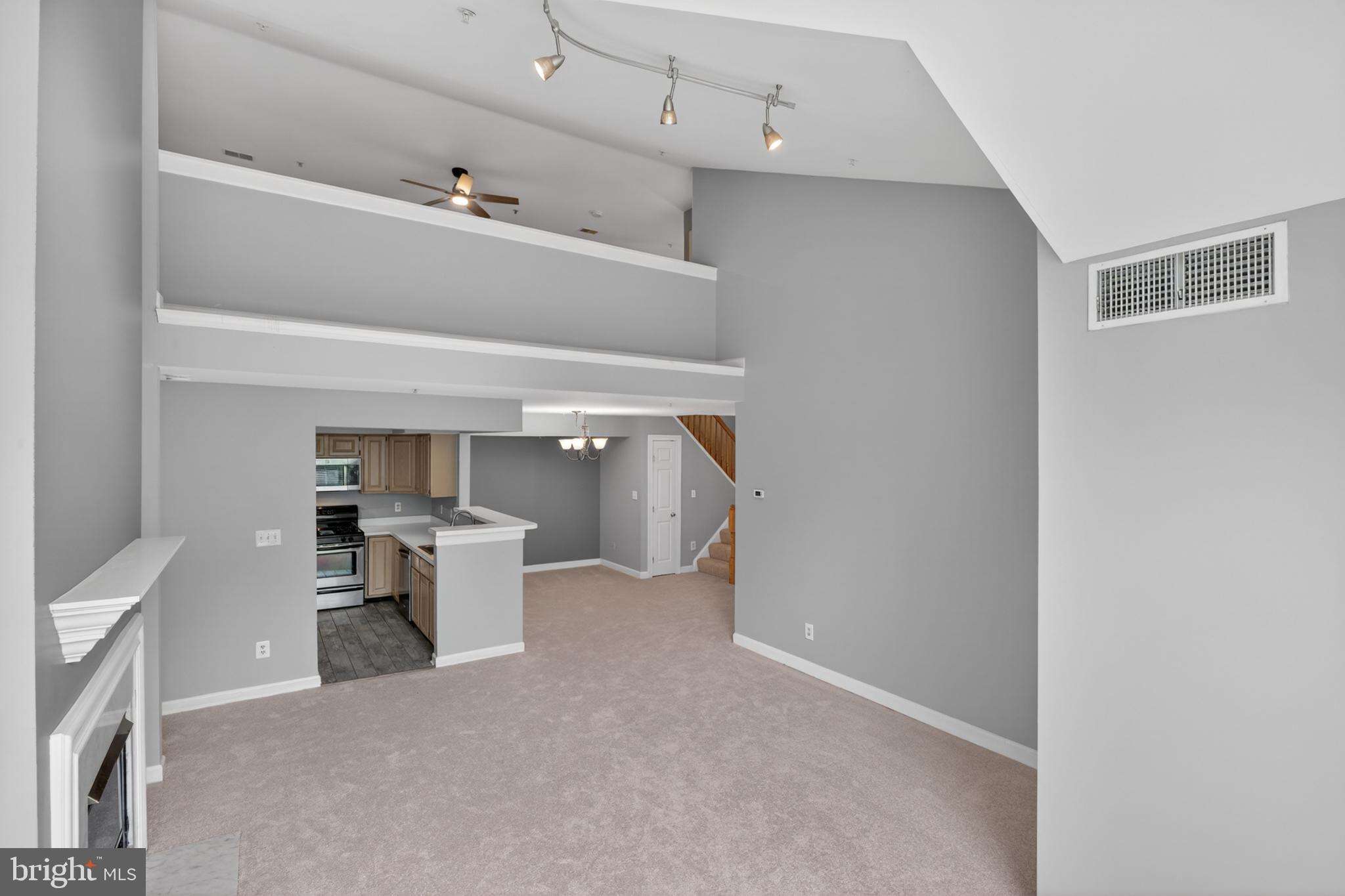 FAIRFIELD HOUSE - Residential
