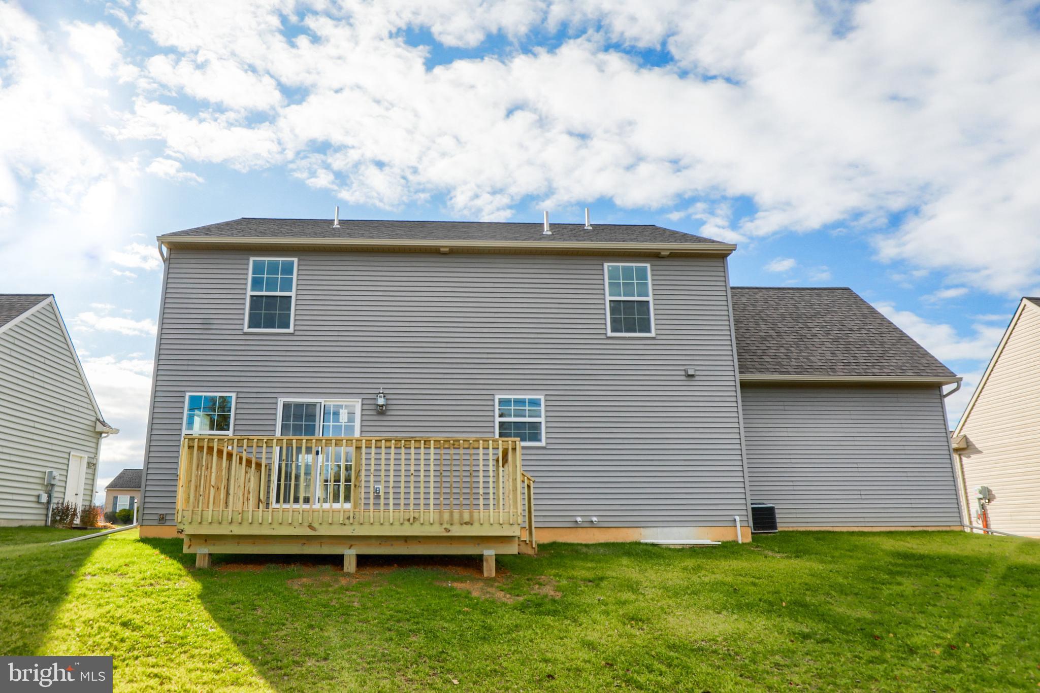 STONE MILL ESTATES - Residential