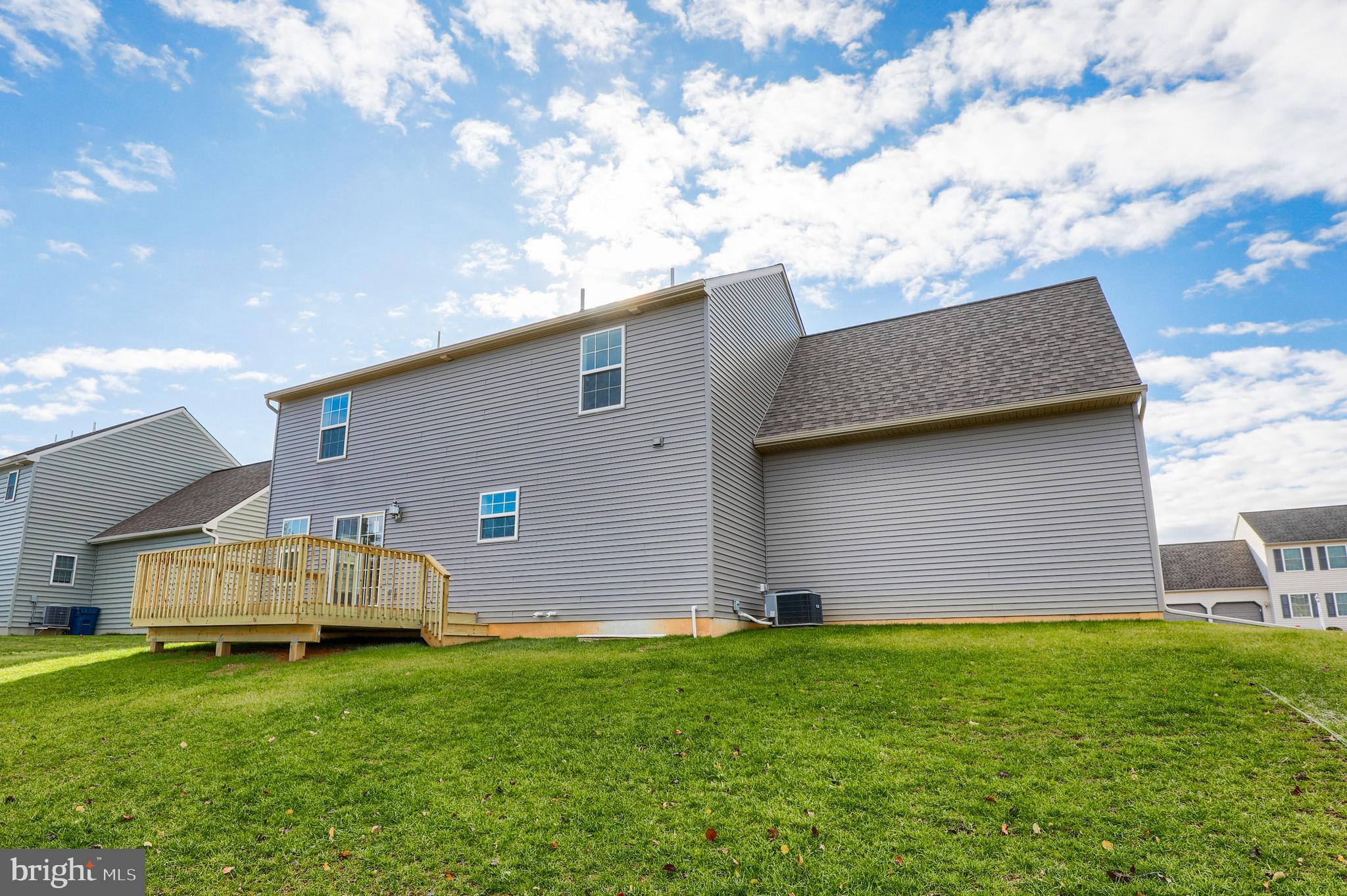 STONE MILL ESTATES - Residential