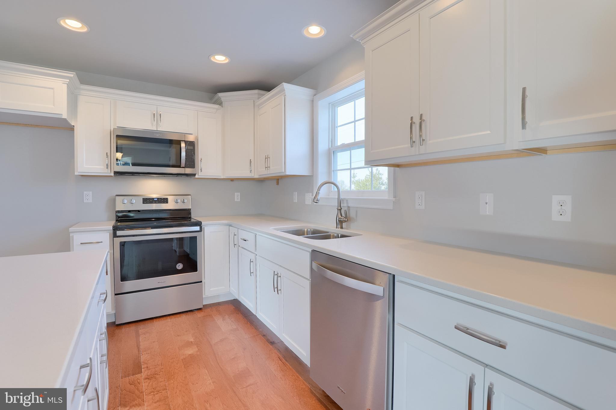 STONE MILL ESTATES - Residential