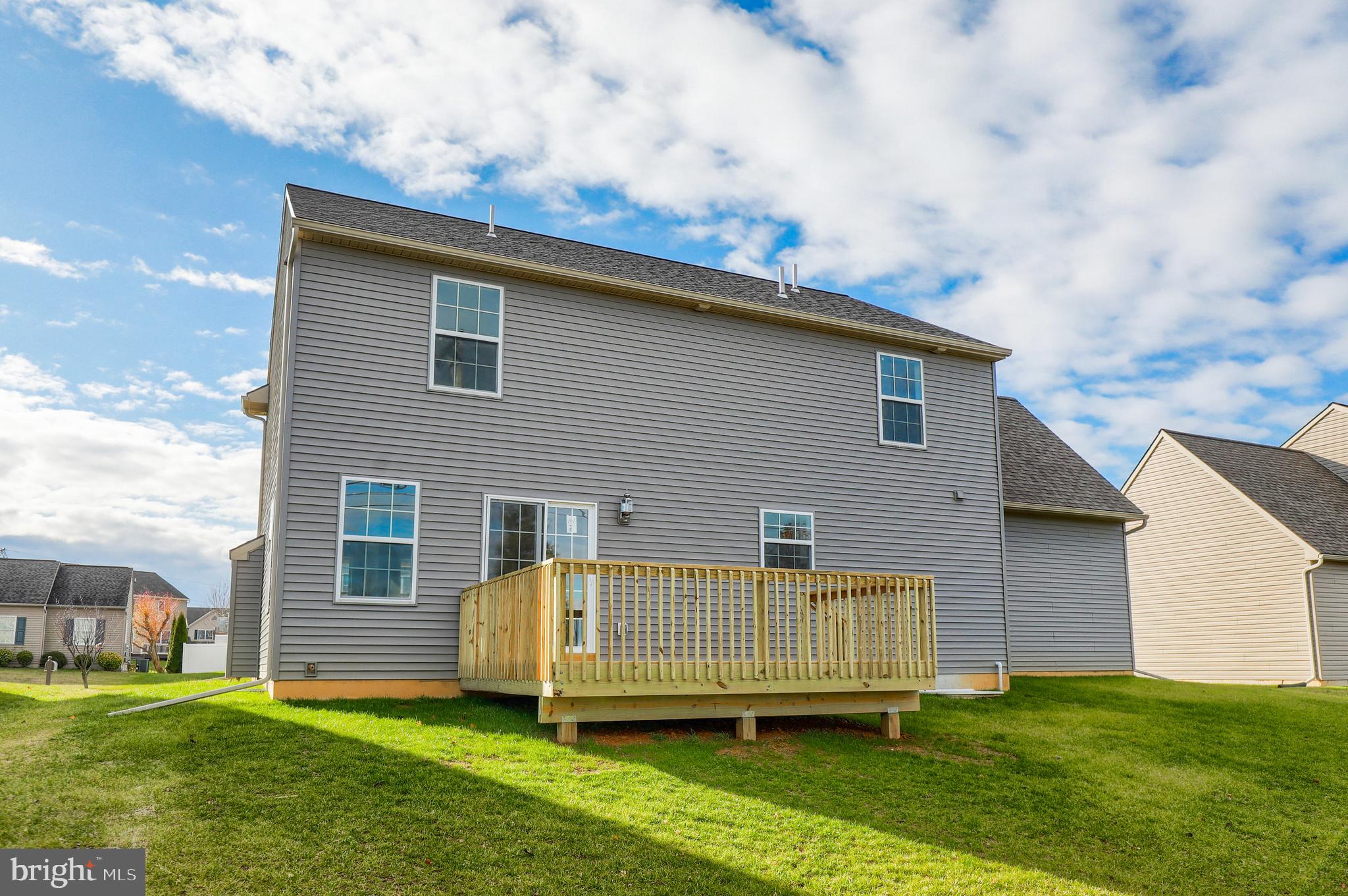 STONE MILL ESTATES - Residential