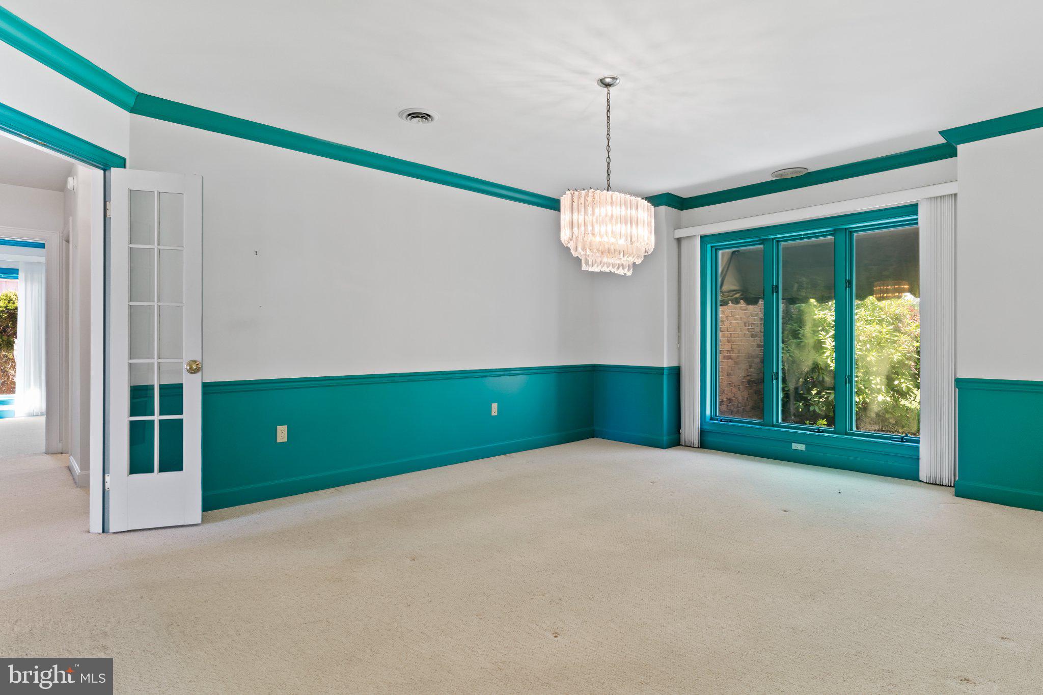 FOREST HILLS - Residential