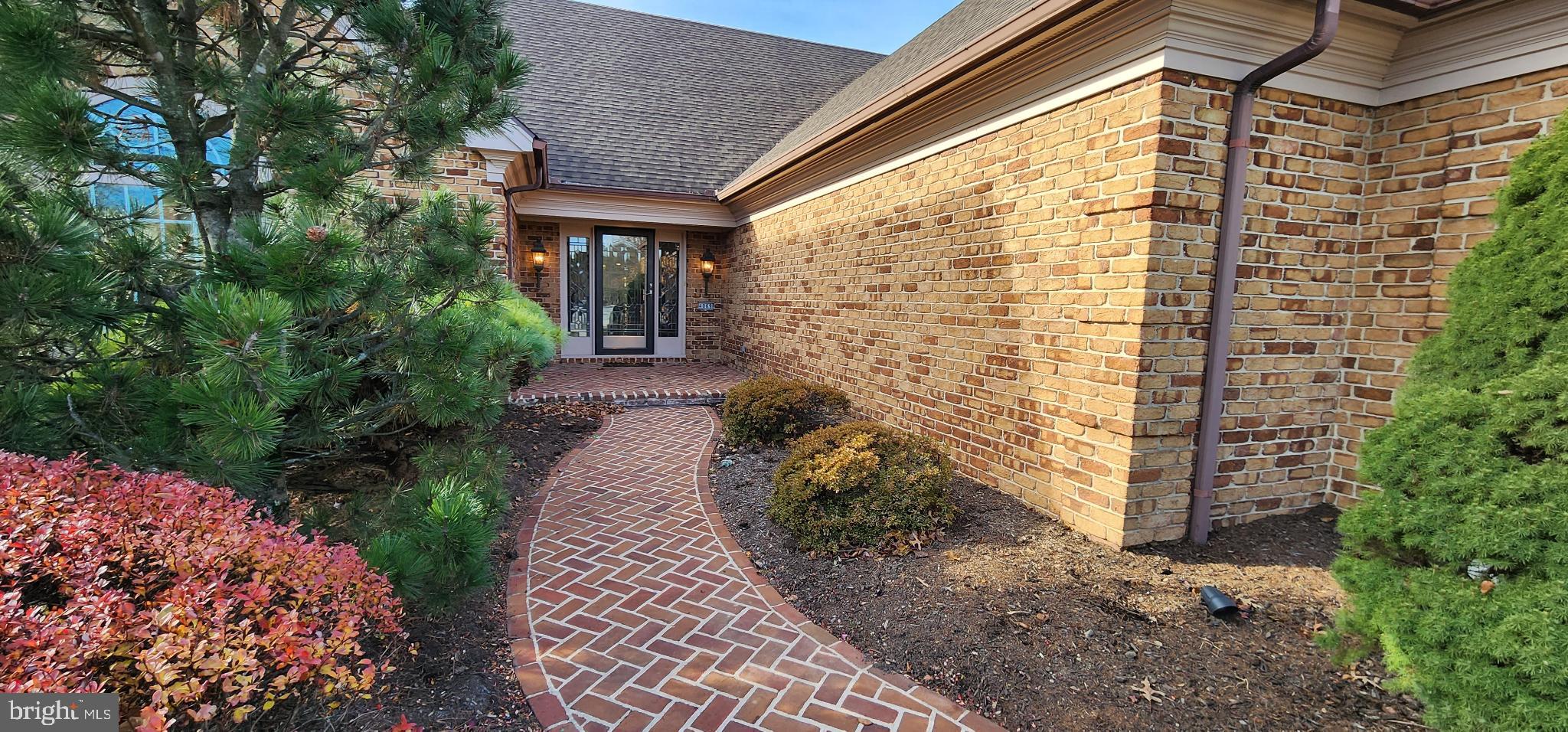 FOREST HILLS - Residential