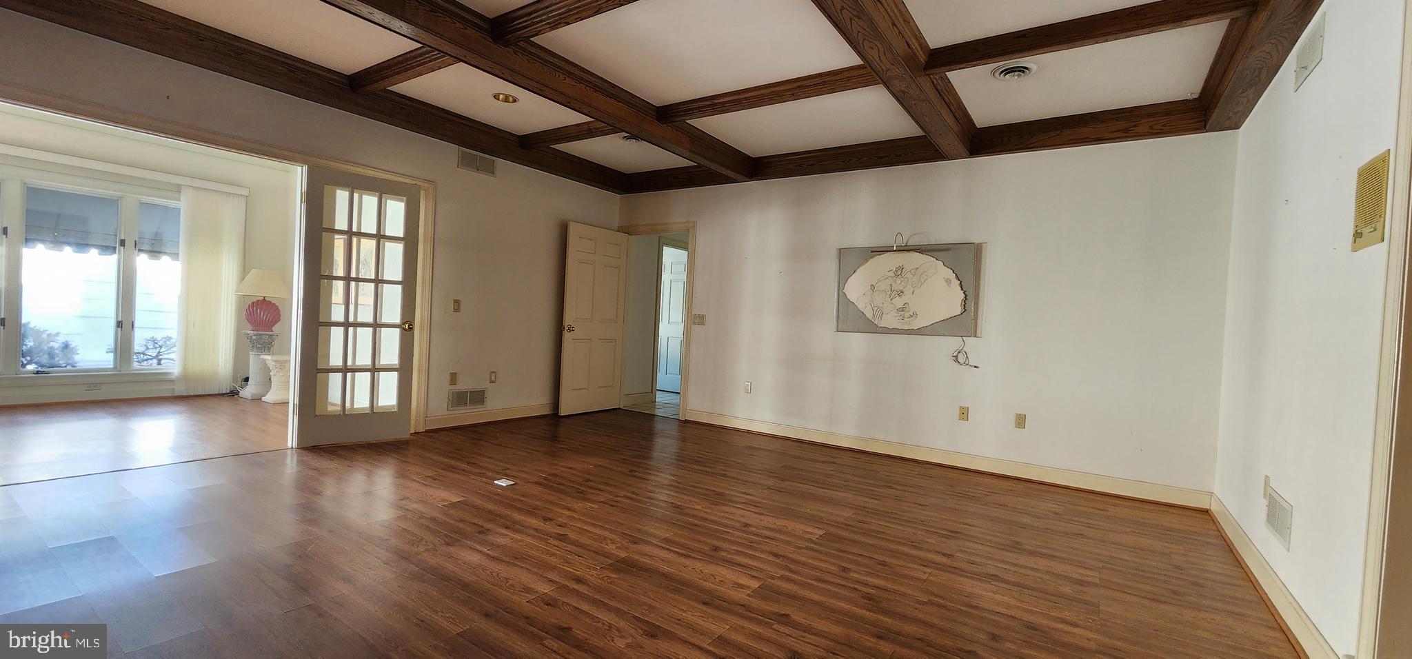 FOREST HILLS - Residential
