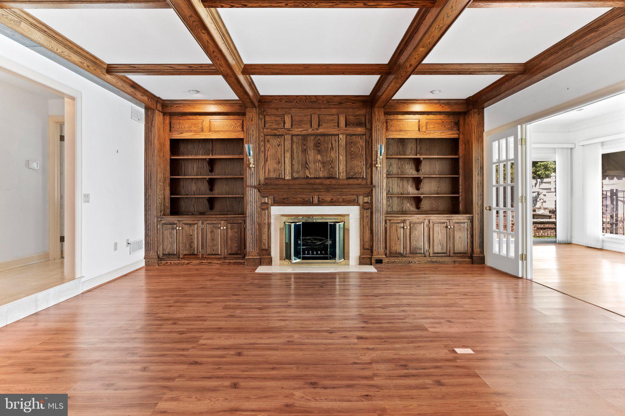 FOREST HILLS - Residential
