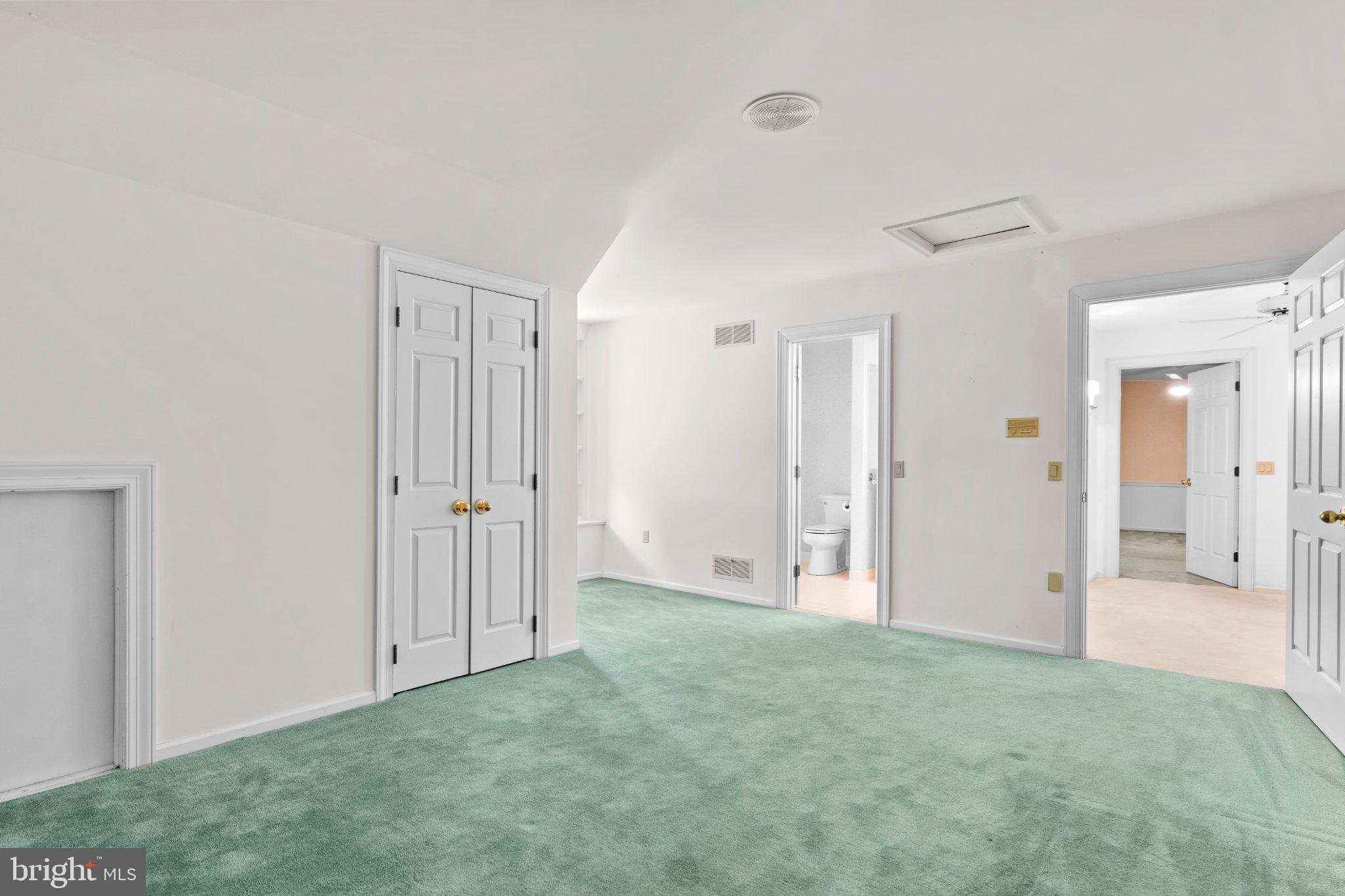 FOREST HILLS - Residential