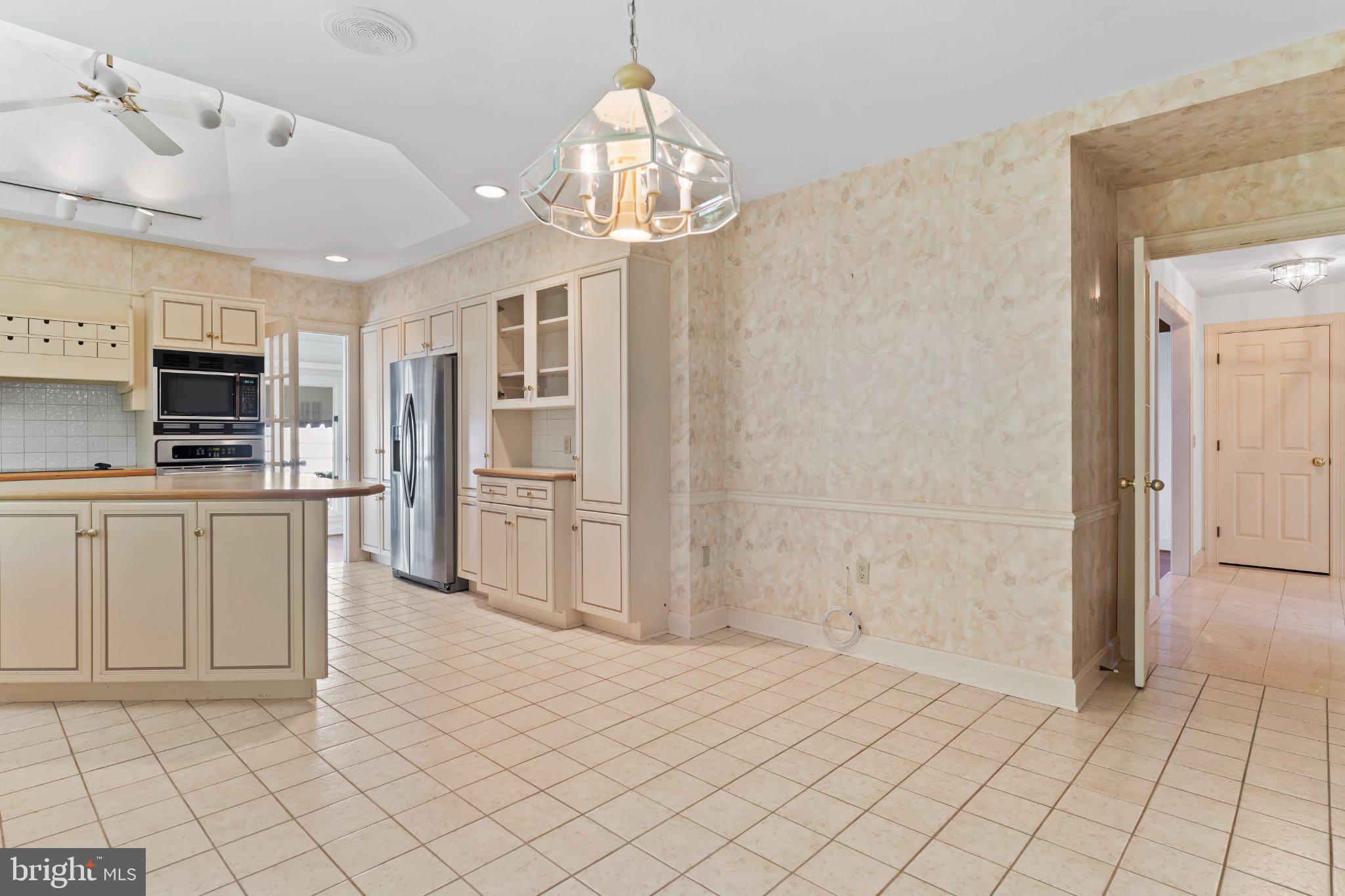 FOREST HILLS - Residential