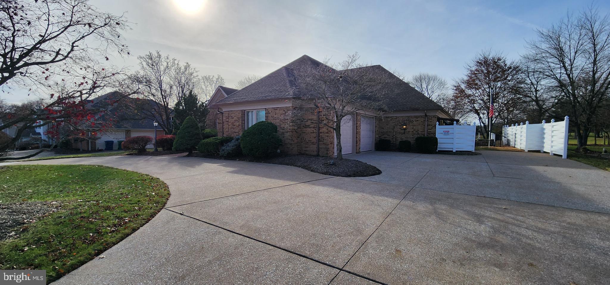 FOREST HILLS - Residential