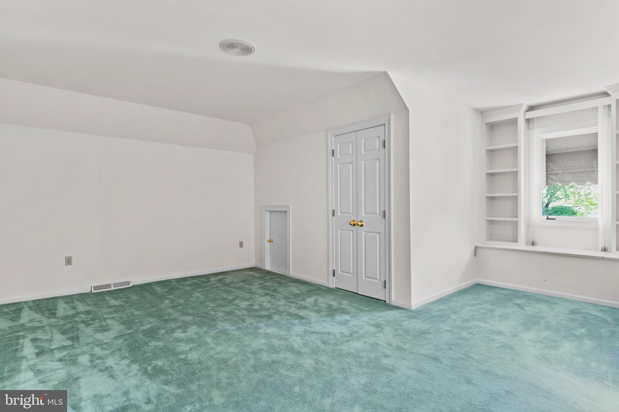 FOREST HILLS - Residential