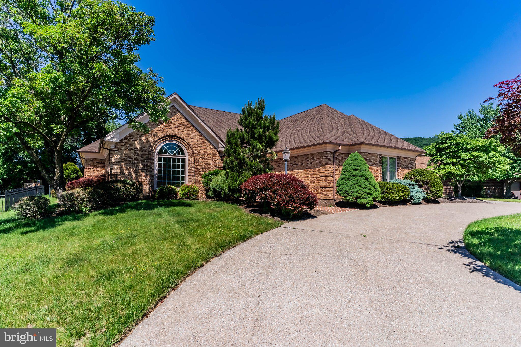 FOREST HILLS - Residential