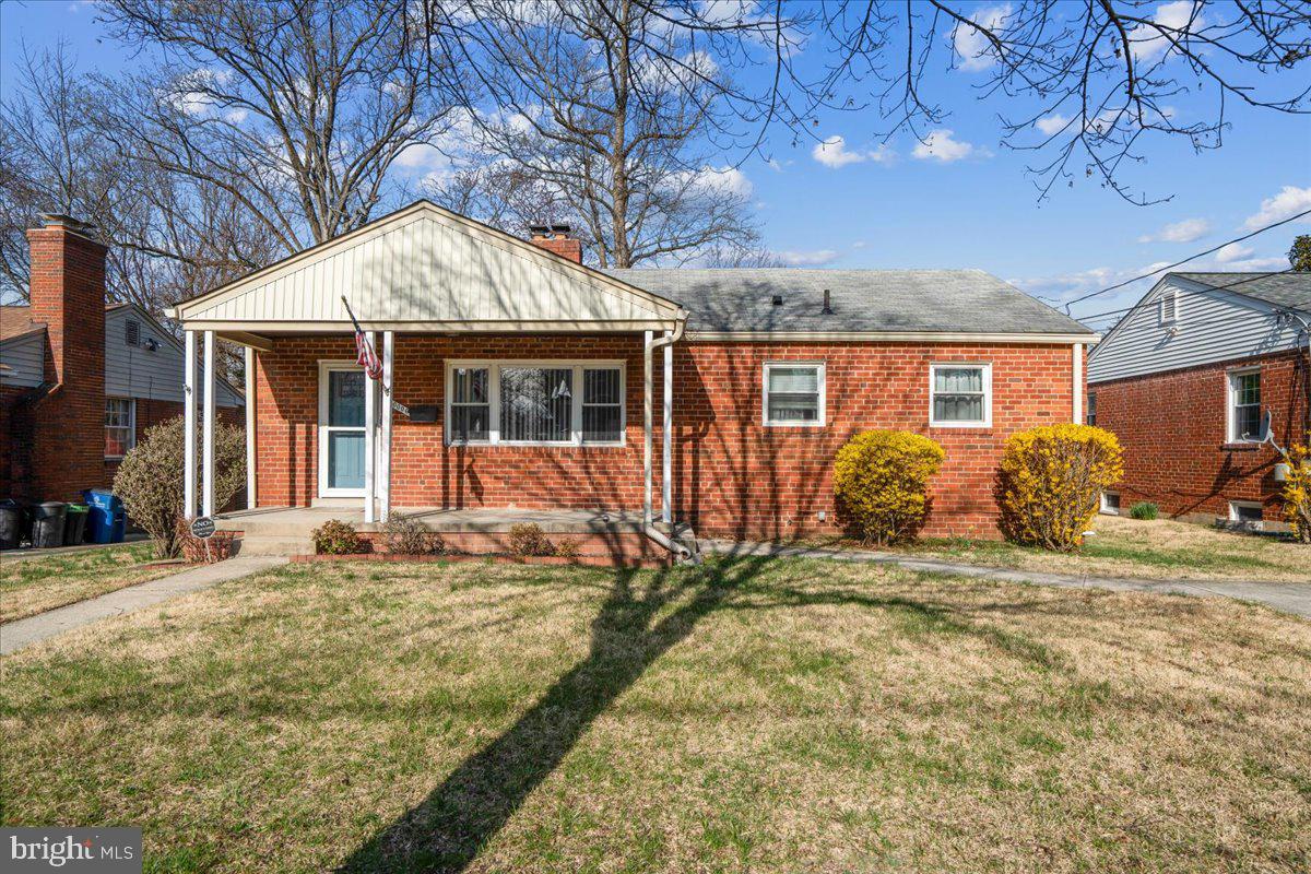 This well-maintained property features a fully finished basement with a versatile bonus den/office—perfect for working from home, a guest space, or additional living area.

Enjoy outdoor living in the fully fenced backyard, complete with a convenient storage shed—ideal for entertaining, pets, or gardening.

Ideally situated just minutes from the Metro, shopping, dining, and a nearby hospital, this home offers both comfort and convenience in a prime location.