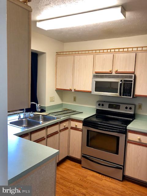 HICKORY HILLS - Residential