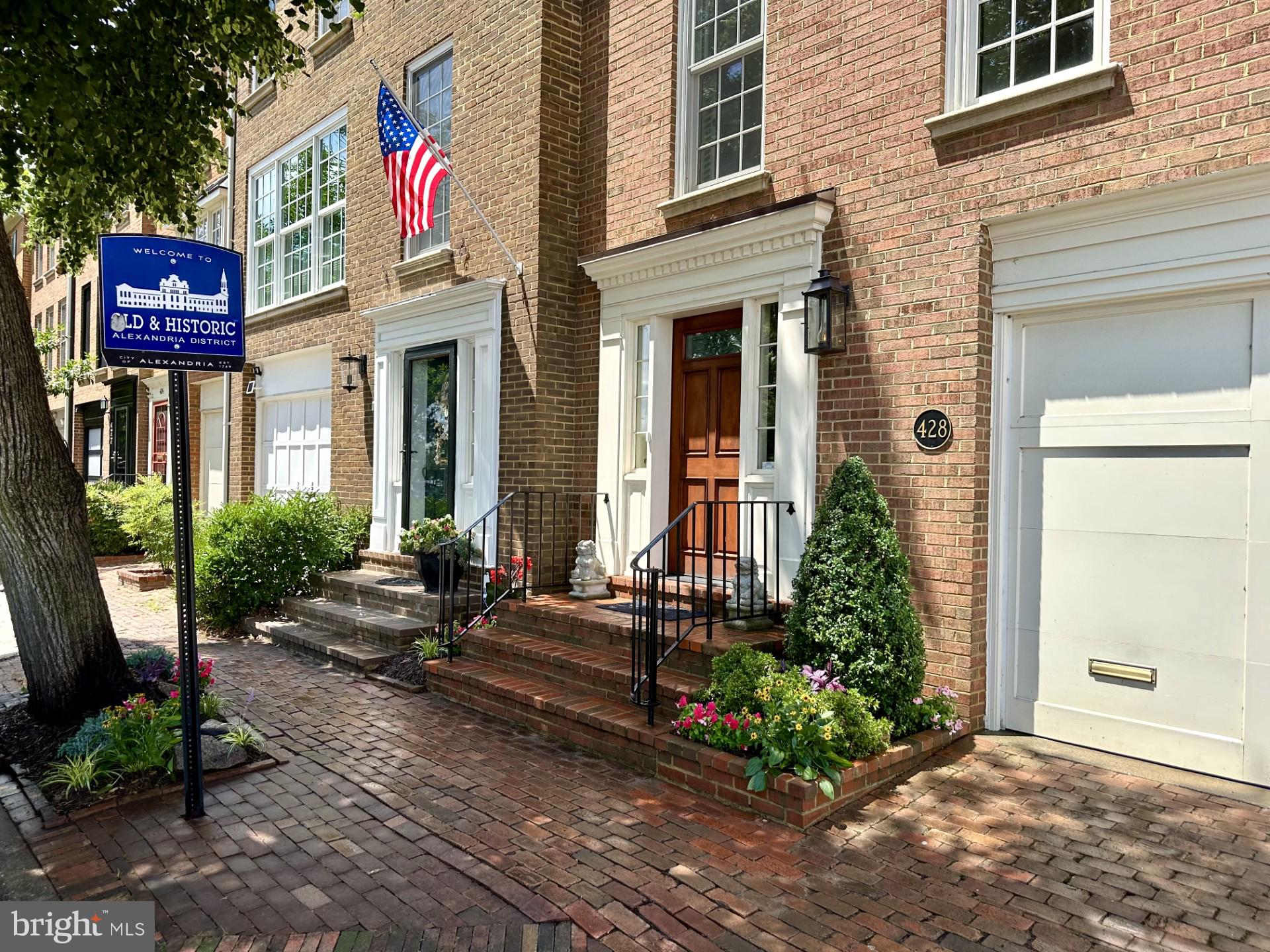 OLD TOWN ALEXANDRIA - Residential