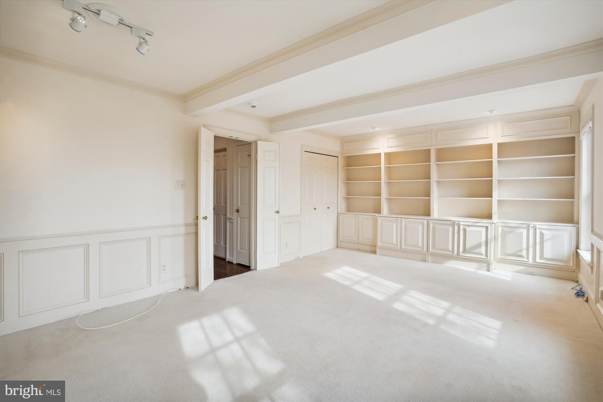 OLD TOWN ALEXANDRIA - Residential