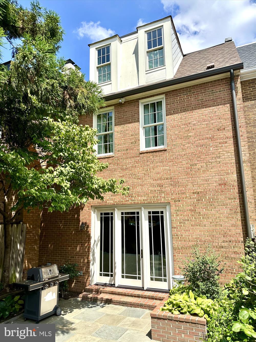 OLD TOWN ALEXANDRIA - Residential