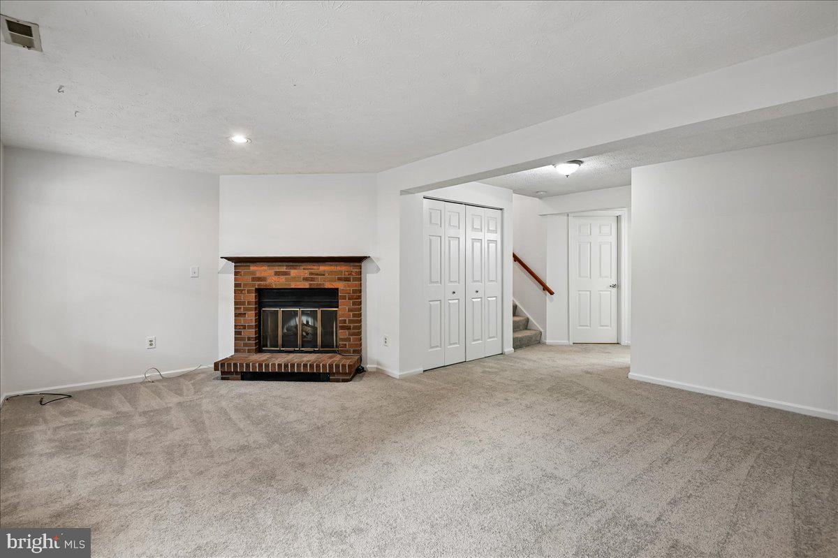 SADDLE CREEK - Residential