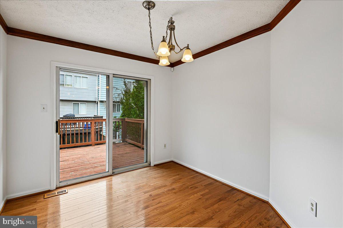 SADDLE CREEK - Residential