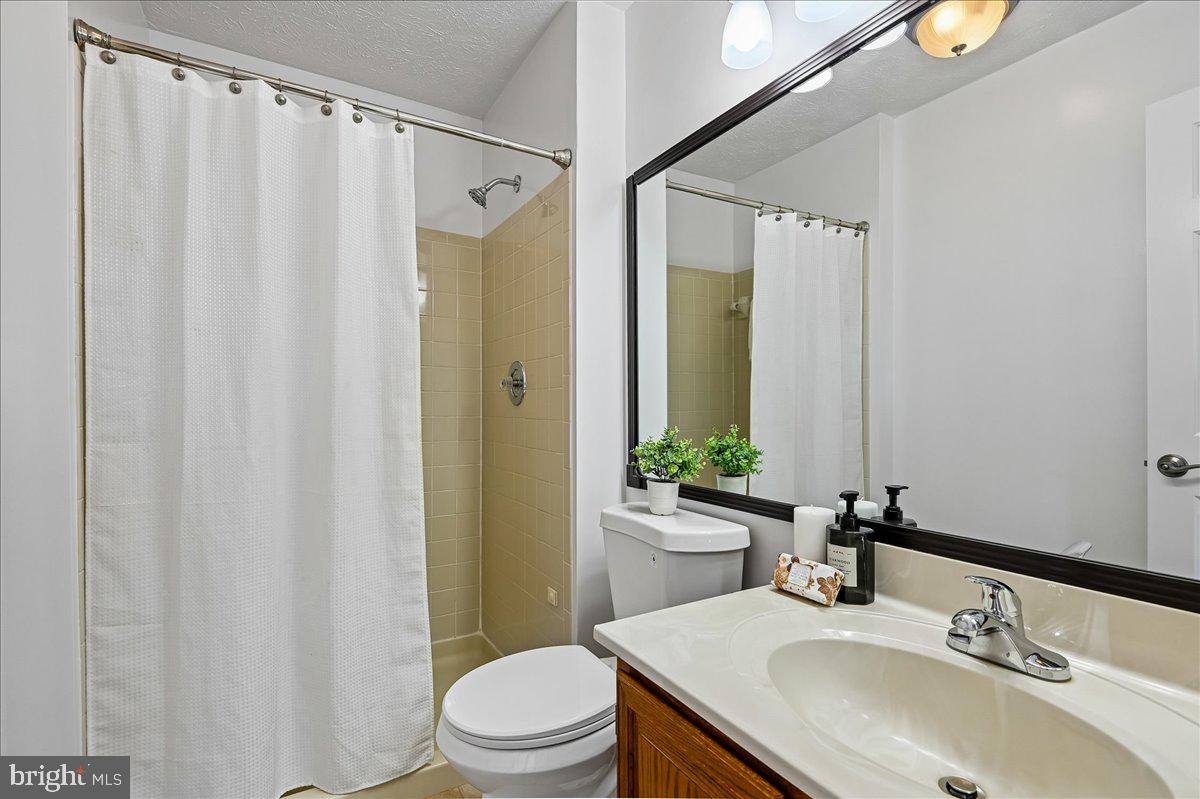 SADDLE CREEK - Residential