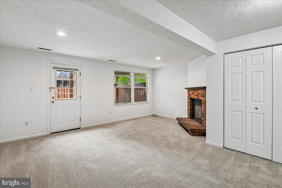 SADDLE CREEK - Residential