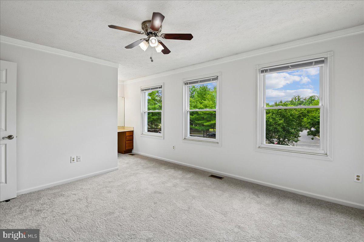 SADDLE CREEK - Residential