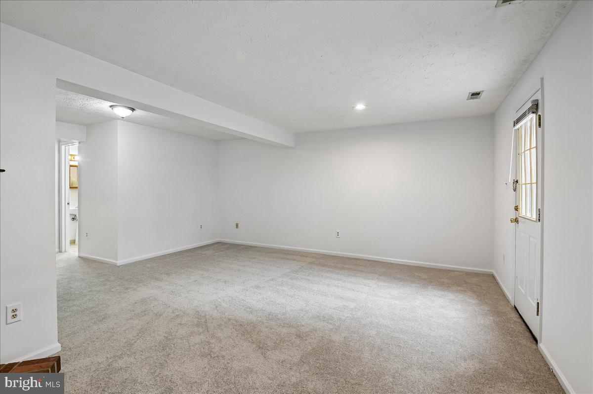 SADDLE CREEK - Residential