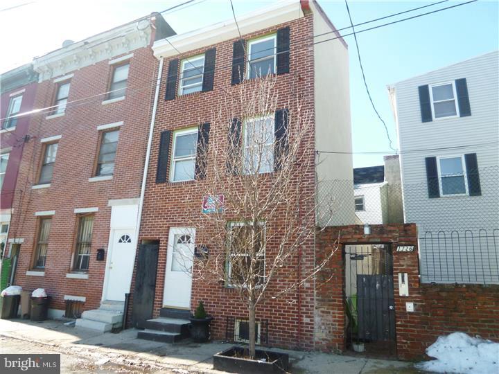 Stylish and affordable 2 bed/1 bath trinity home in Northern Liberties. SOLD in as is conditon Just steps away from the Piazza, Liberties Walk, and the Market Frankford Elevated train. Adorable trinity with exposed brick, tiled bath and updated kitchen make this home feel warm and inviting.  Must Be cash or Hard money $5000 deposit and proof of funds, Property sold as is NOT A SHORT SALE, it is a sheriff sale assignment of bid All offers will be presented. Must use sellers title co and Must be cash or Hard Money