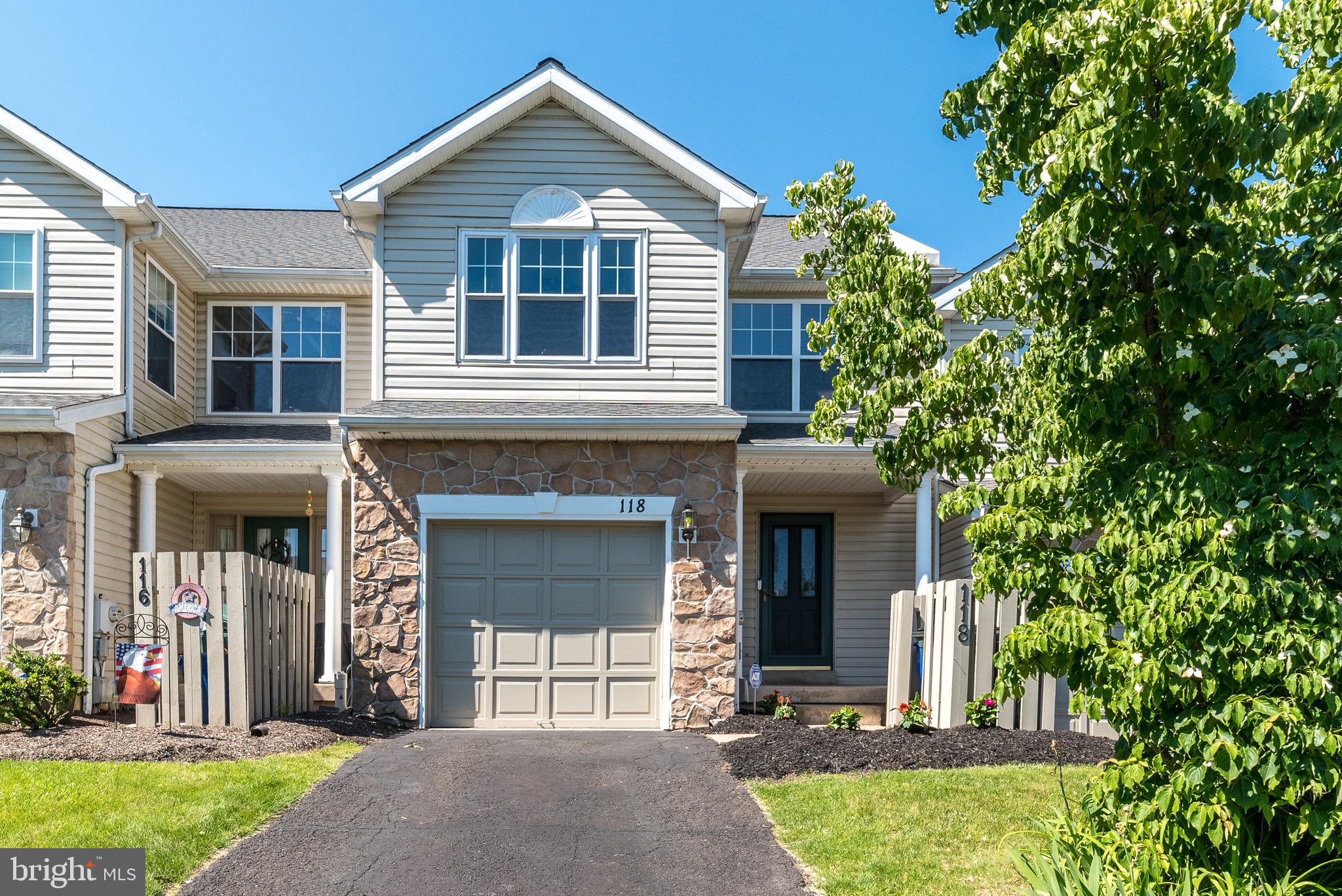 THE HIGHLANDS - Residential