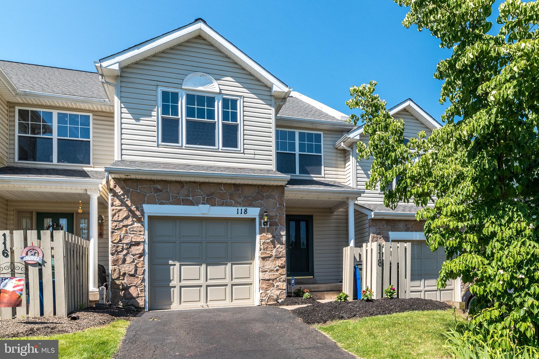 THE HIGHLANDS - Residential