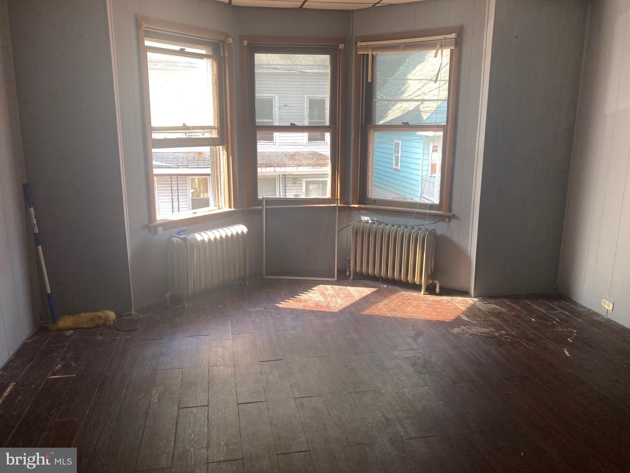 POTTSVILLE - Residential