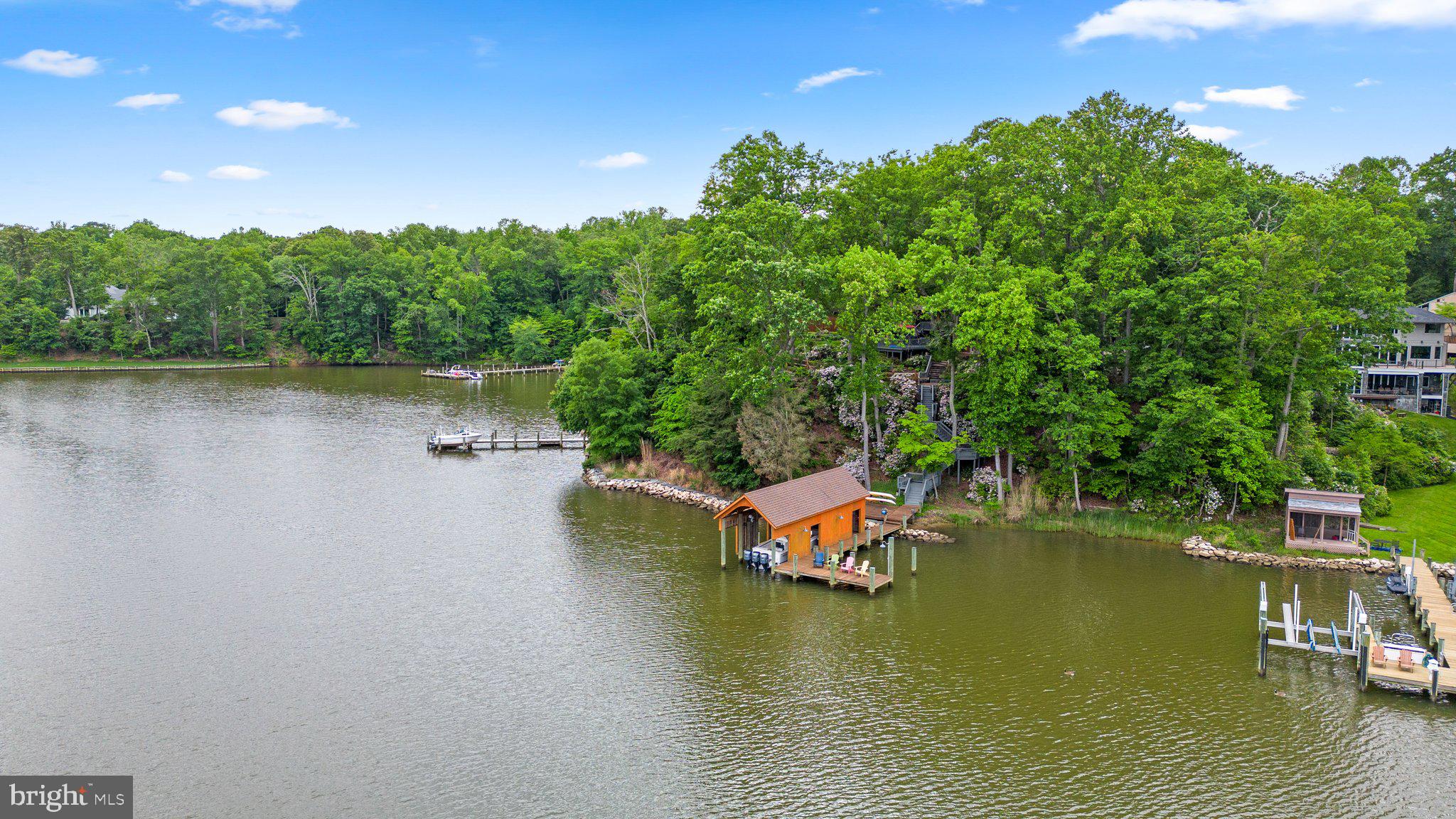SOUTH RIVER MANOR - Residential