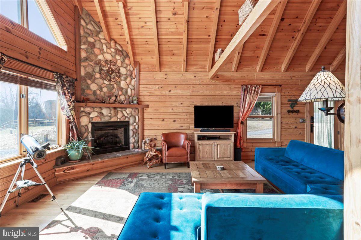 GRETCHEN ACRES - Residential