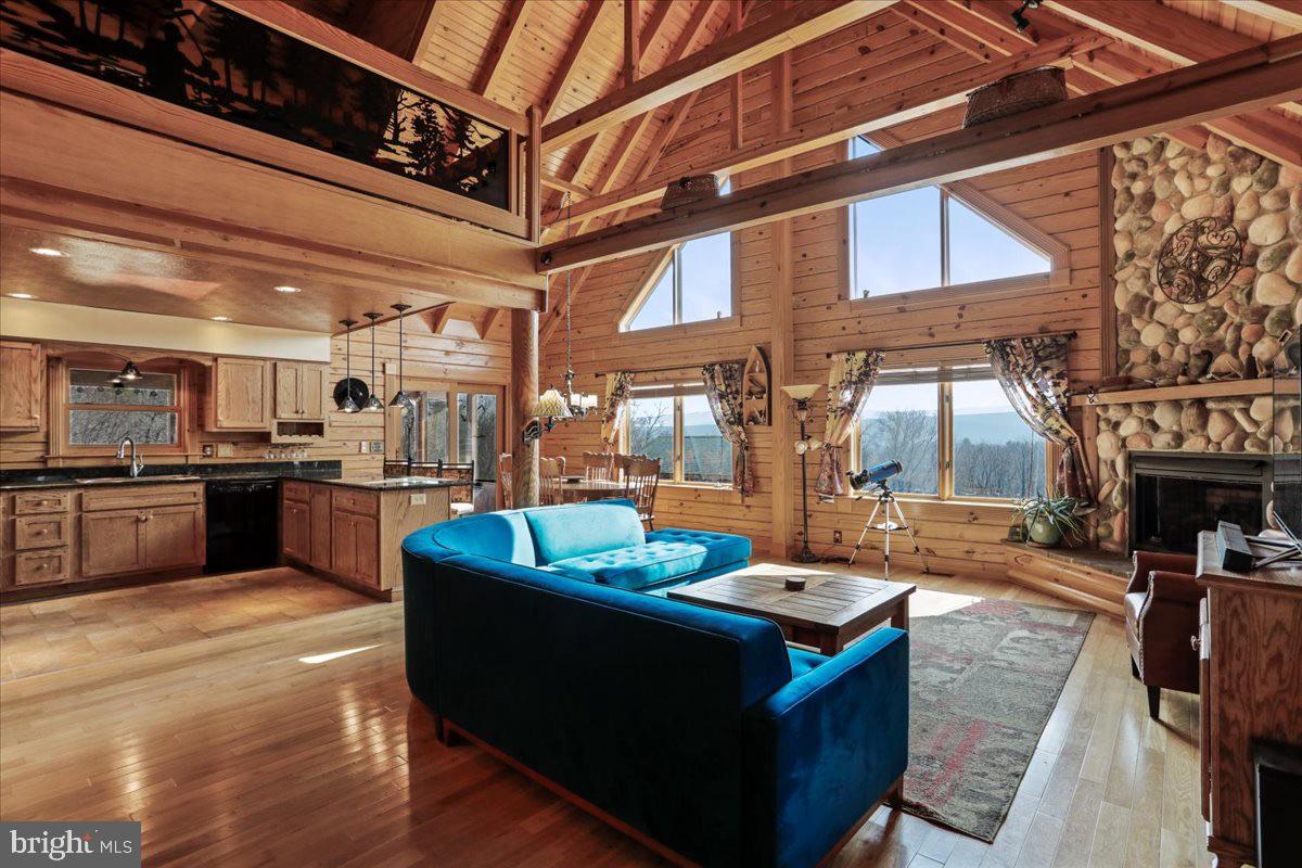 GRETCHEN ACRES - Residential