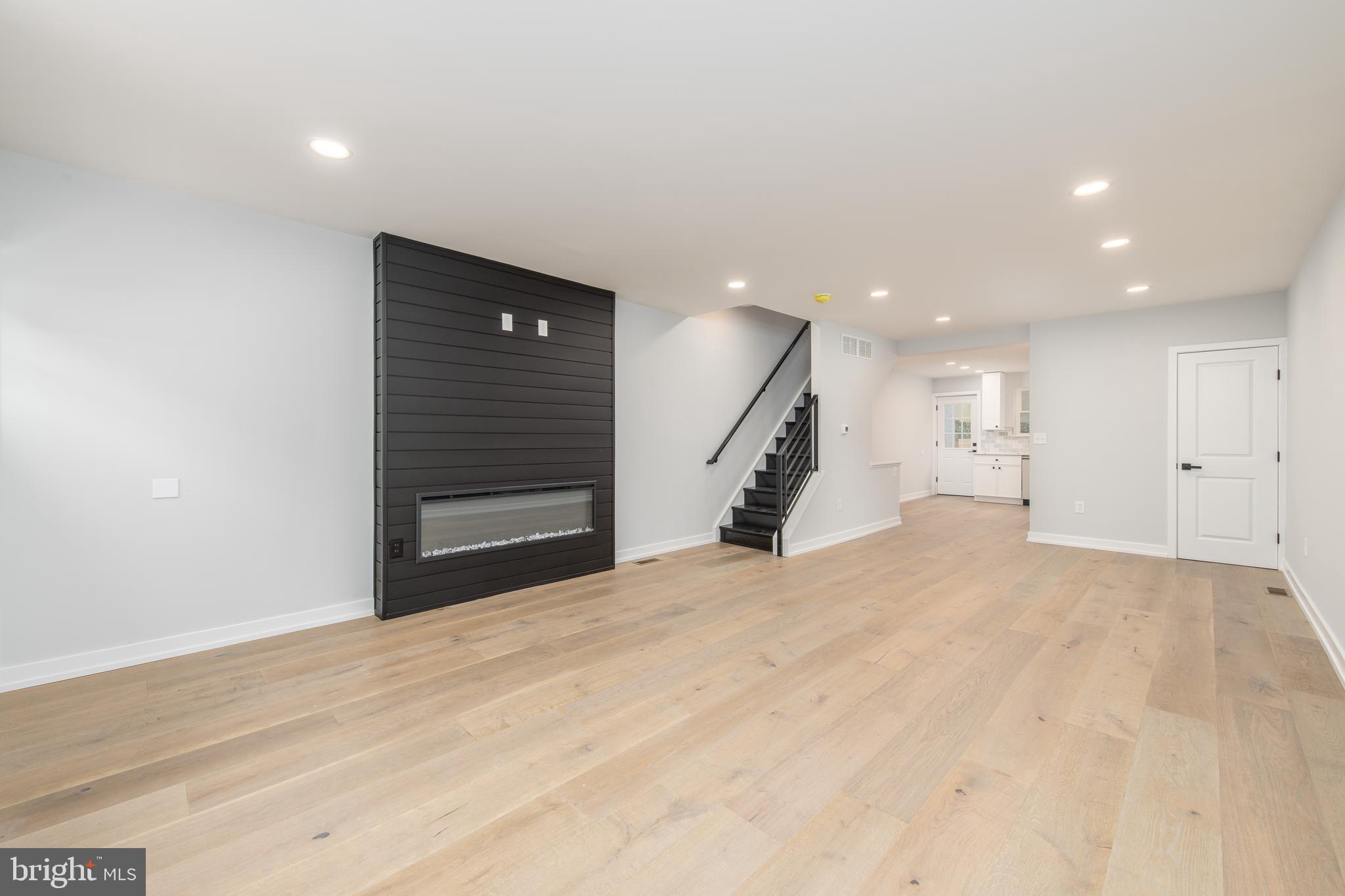 PASSYUNK SQUARE - Residential