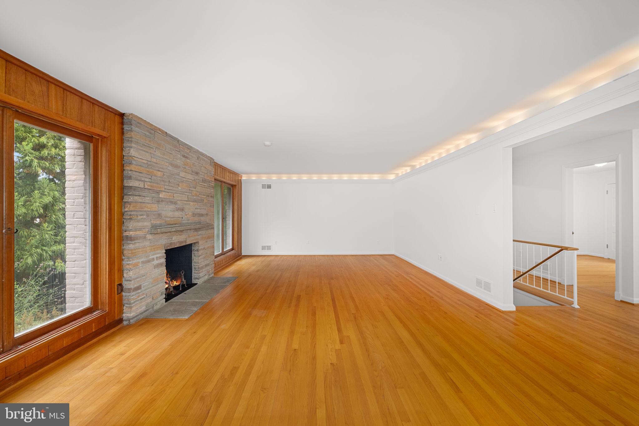 BRADLEY HILLS - Residential