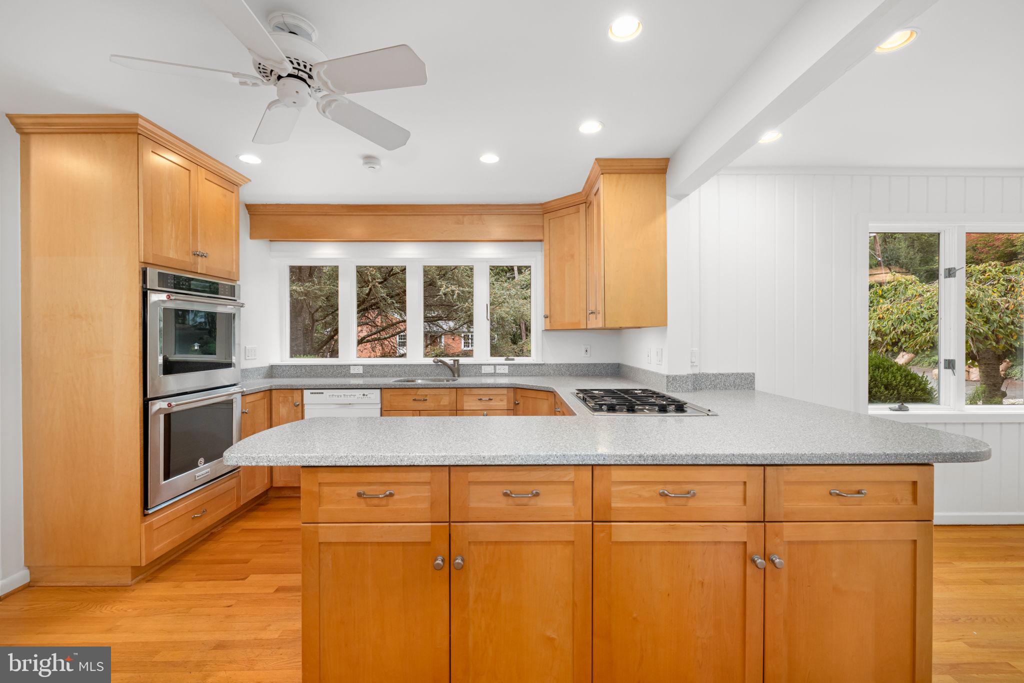 BRADLEY HILLS - Residential