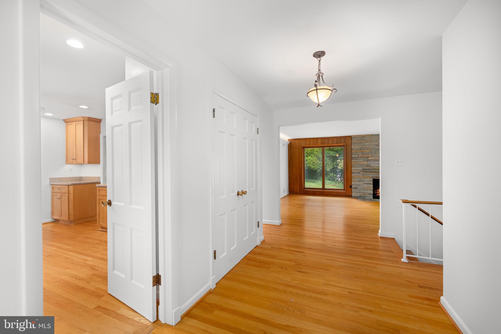 BRADLEY HILLS - Residential