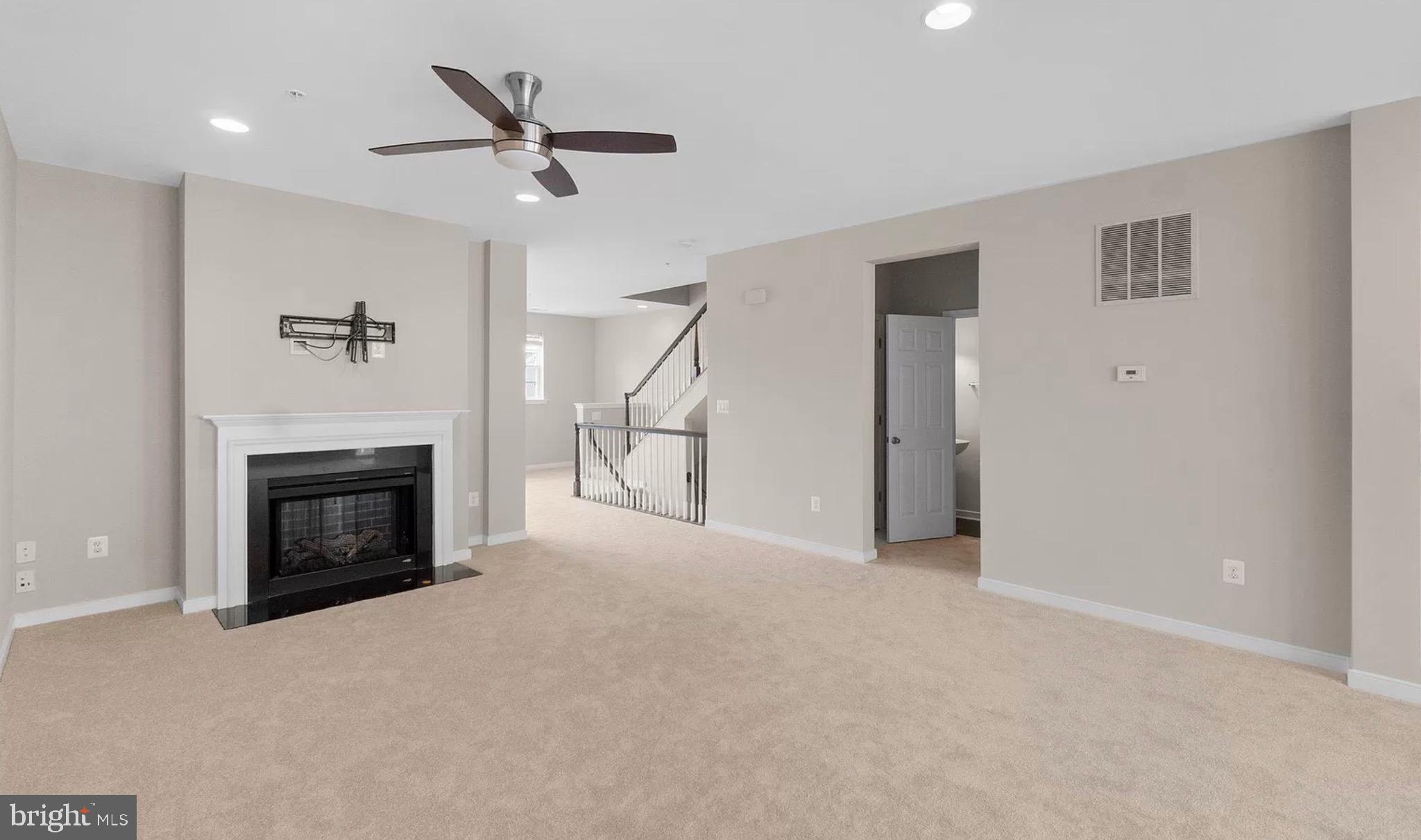 EAST GATE - Residential Lease