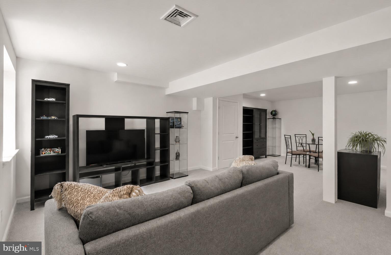 PELHAM PLACE - Residential