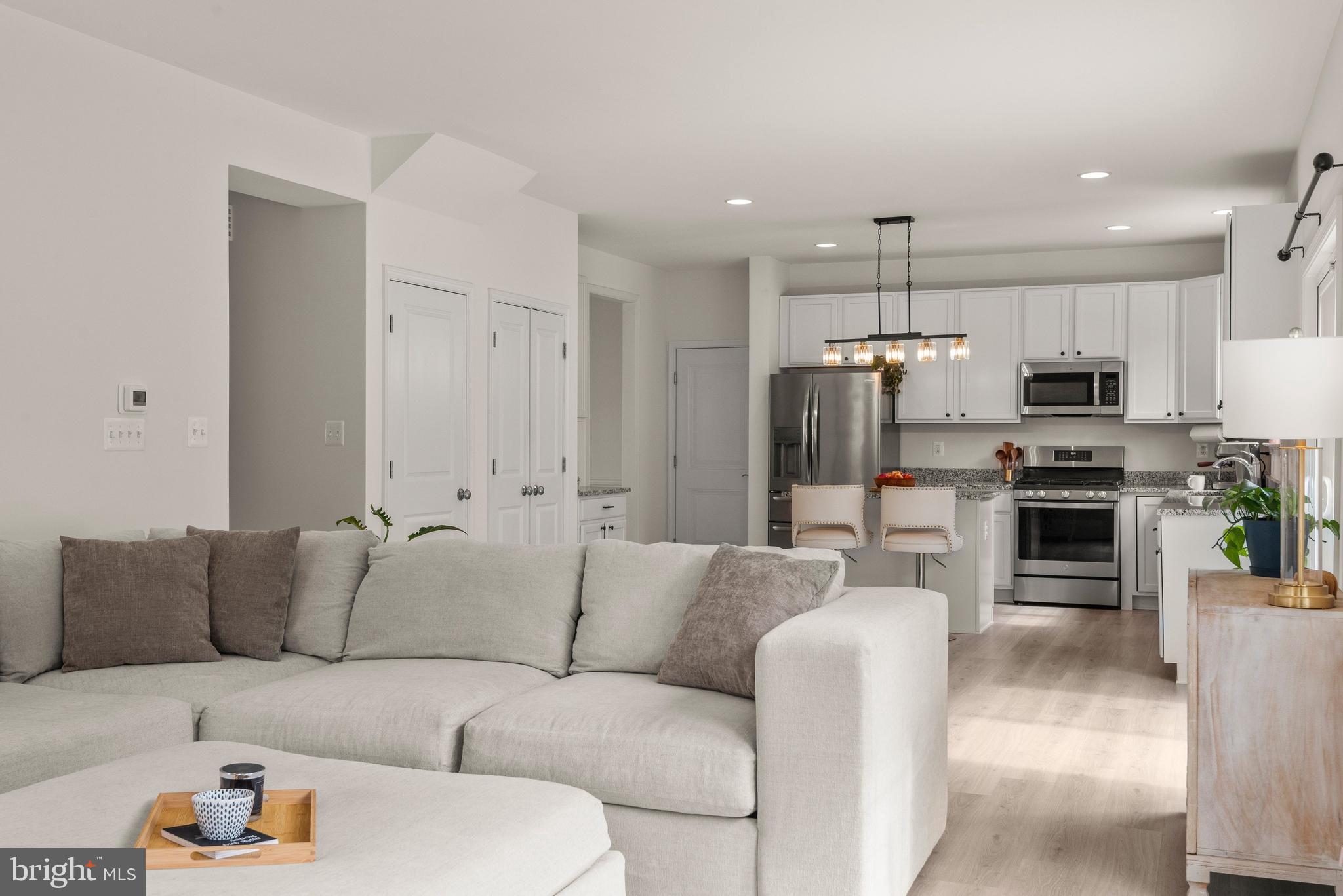 PELHAM PLACE - Residential